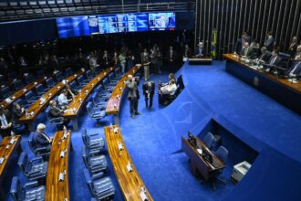 ccj-do-senado-pode-enterrar-pec-da-blindagem-nesta-quarta