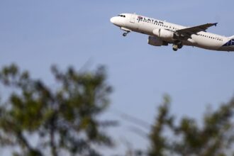 latam-anuncia-compra-de-24-avioes-da-embraer