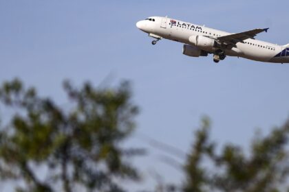 latam-anuncia-compra-de-24-avioes-da-embraer