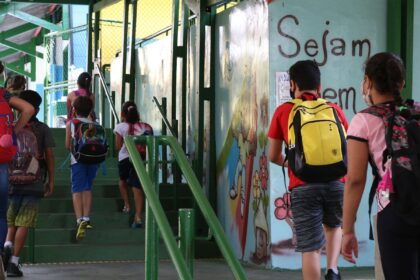 menos-da-metade-das-escolas-publicas-esta-ligada-arede-de-esgoto