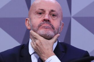 “careca-do-inss”-promete-entregar-a-pf-documentos-que-provam-inocencia