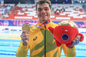 gabriel-bandeira-bate-recorde-no-mundial-de-natacao-de-singapura