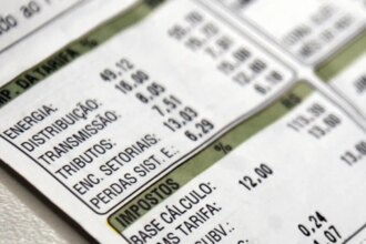 aneel-reduz-bandeira-para-vermelha-1-na-conta-de-luz-em-outubro