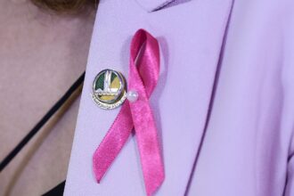 hoje-e-dia-destaca-outubro-rosa,-dia-dos-idosos-e-protecao-aos-animais