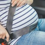 medicos-alertam-para-cuidados-no-volante-durante-gestacao-e-puerperio