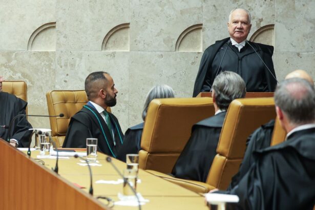 stf-nao-deixara-de-julgar-leis-que-afrontam-a-constituicao,-diz-fachin