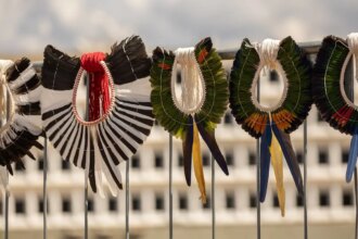 indigenas-fazem-ato-no-stf-e-defendem-derrubada-do-marco-temporal