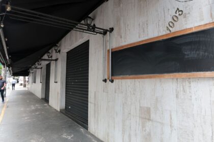 vigilancia-sanitaria-do-df-interdita-bebidas-em-rede-de-supermercados