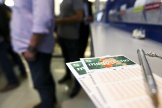 mega-sena-acumula-e-premio-principal-vai-para-r$-12-milhoes