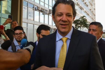 haddad-comemora-aprovacao-da-isencao-do-ir-na-camara:-“foi-um-golaco!”