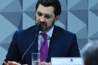 cpmi-do-inss:-empresario-responde-a-relator,-mas-se-cala-para-comissao