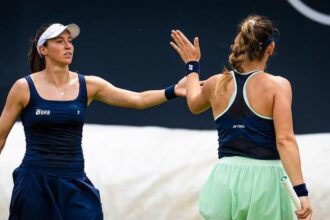 luisa-stefani-vence-estreia-nas-duplas-do-wta-1000-de-wuhan,-na-china