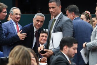 ccj-da-camara-suspende-acao-penal-no-stf-contra-deputado-gayer