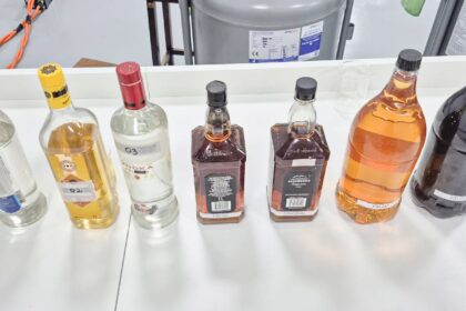 pericia-aponta-que-metanol-foi-adicionado-em-garrafas