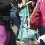 censo-2022:-mulheres-tem-mais-estudo,-mas-ganham-menos-que-homens