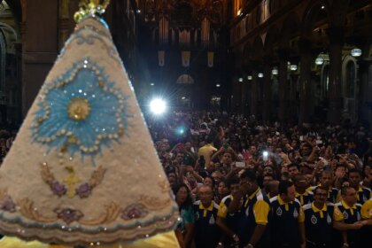 romaria-fluvial-antecede-procissao-do-cirio-de-nazare,-em-belem