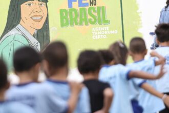 pne:-relatorio-sugere-investimento-de-7,5%-do-pib-para-educacao