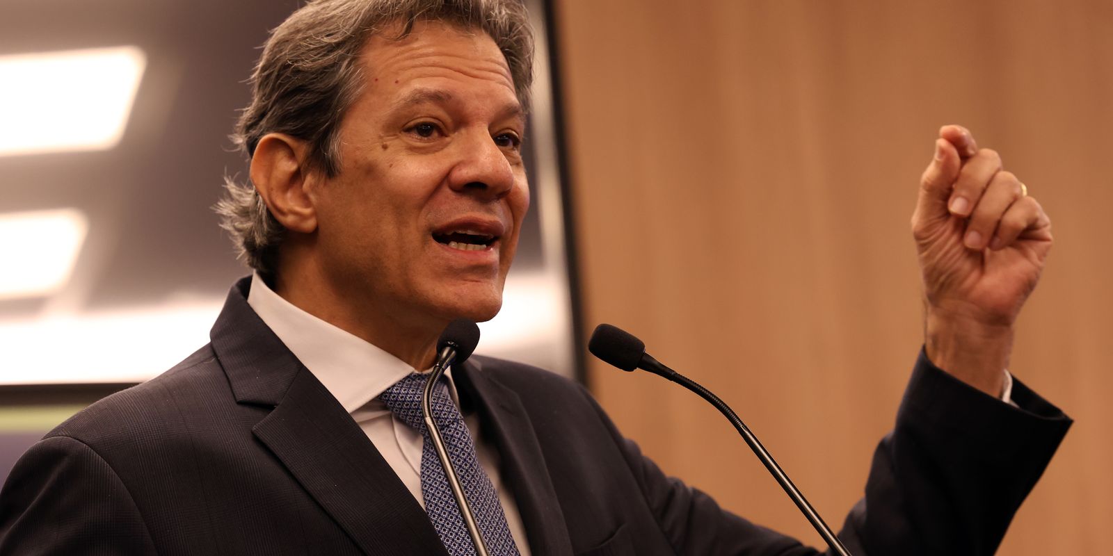 em-carta-ao-fmi,-haddad-pede-taxacao-de-super-ricos-e-transicao-verde