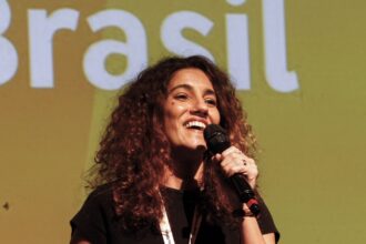 ebc:-antonia-pellegrino-recebe-premio-amigos-do-cinema-infantil