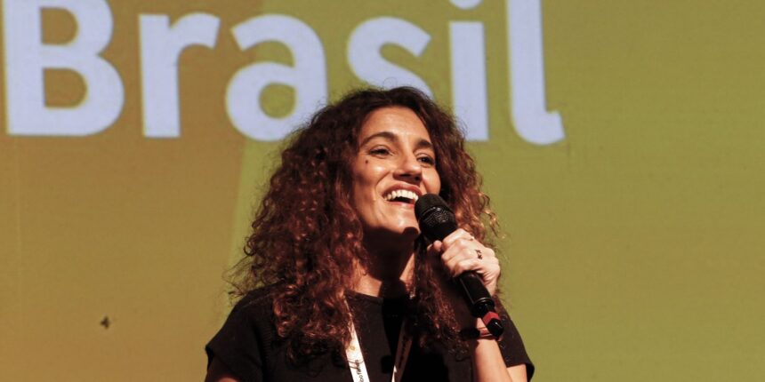 ebc:-antonia-pellegrino-recebe-premio-amigos-do-cinema-infantil