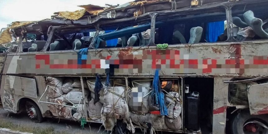 acidente-com-onibus-em-pernambuco-deixa-ao-menos-15-mortos