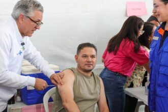 em-dia-d-de-vacinacao,-padilha-garante-a-seguranca-da-imunizacao