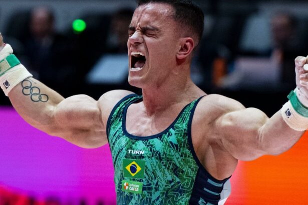 ginastica-artistica:-brasil-avanca-a-duas-finais-masculinas-no-mundial