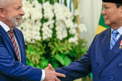 brasil-e-indonesia-firmam-acordos;-lula-confirma-candidatura-em-2026