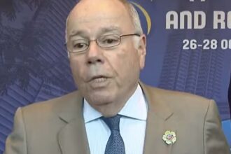 reunioes-para-suspender-tarifaco-comecam-ainda-hoje,-diz-mauro-vieira