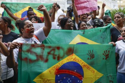 moradores-do-alemao-e-da-penha-protestam-contra-mortes-em-operacao