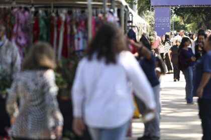 desemprego-no-trimestre-cai-para-menor-taxa-da-serie-historica