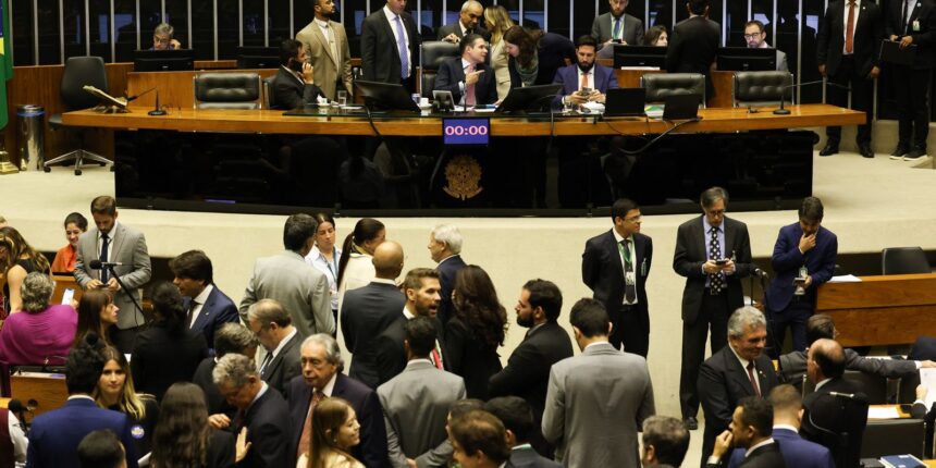 camara-aprova-projeto-que-dificulta-abortos-legais-em-criancas