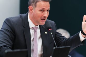 derrite-recua-e-diz-que-competencias-da-pf-serao-mantidas-em-projeto