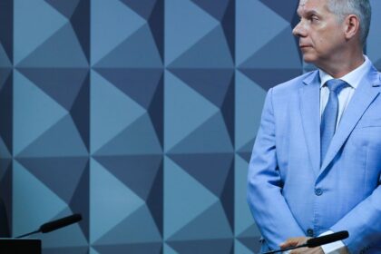 pf-diz-que-ex-presidente-do-inss-recebia-r$-250-mil-mensais-de-propina