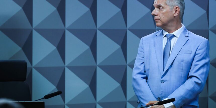 pf-diz-que-ex-presidente-do-inss-recebia-r$-250-mil-mensais-de-propina