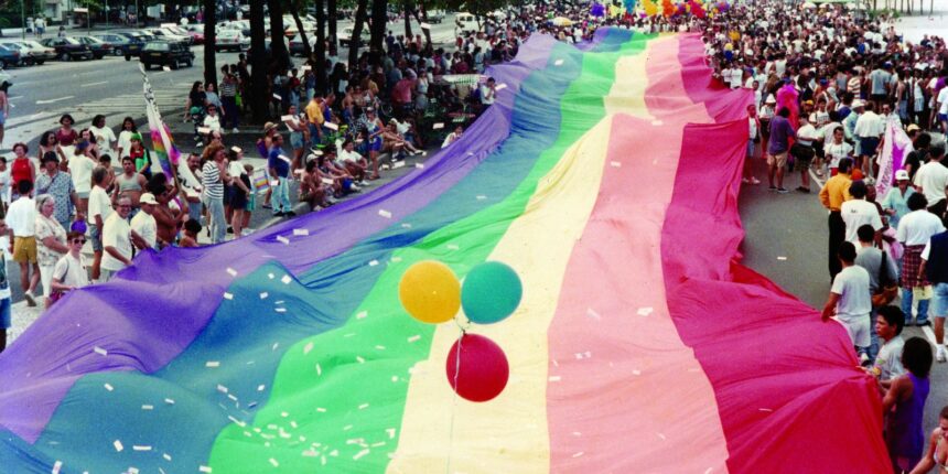 ha-30-anos,-marcha-no-rio-inaugurava-paradas-do-orgulho-lgbt-no-brasil