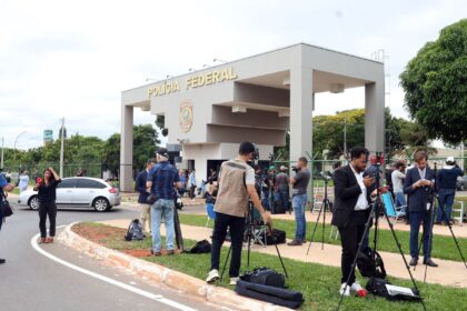 imprensa-mundial-noticia-a-prisao-do-ex-presidente-jair-bolsonaro