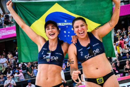 carol-soberg-e-rebecca-faturam-bronze-no-mundial-de-volei-de-praia