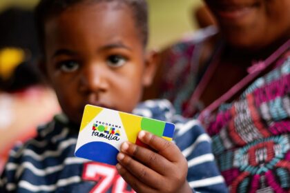 caixa-paga-bolsa-familia-a-beneficiarios-com-nis-de-final-7