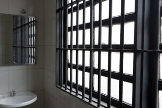 crise-climatica-expoe-presos-a-ambientes-insalubres,-alerta-dpu