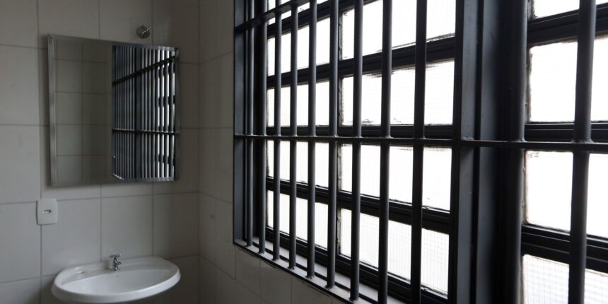 crise-climatica-expoe-presos-a-ambientes-insalubres,-alerta-dpu