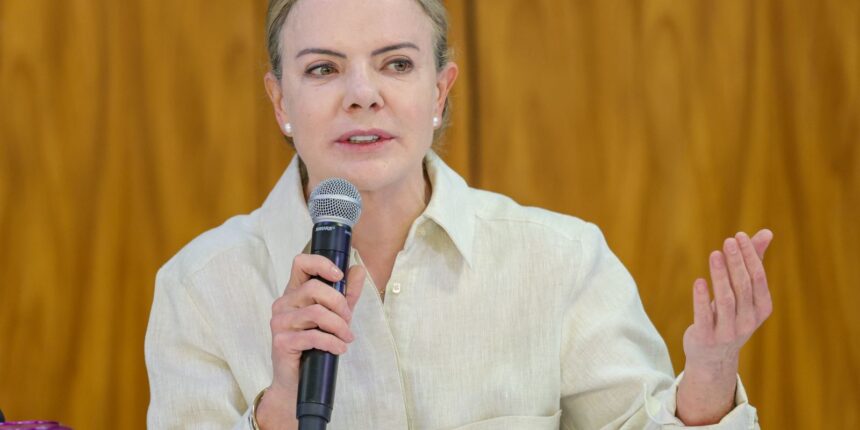 perde-o-brasil,-diz-gleisi-sobre-derrubada-de-vetos-do-licenciamento