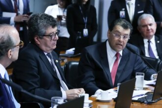 comissao-do-senado-aprova-aumento-da-taxacao-de-fintechs-e-bets