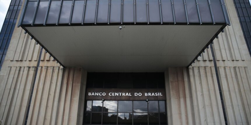 mercado-financeiro-eleva-projecao-do-pib-para-2,25%-em-2025