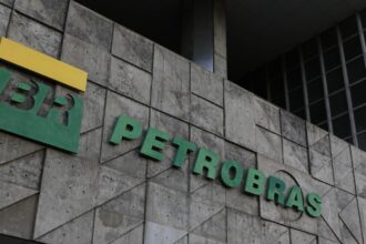 funcionarios-da-petrobras-entram-em-greve-por-tempo-indeterminado