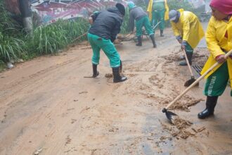 temporal-faz-petropolis-emitir-alerta-extremo-e-fechar-escolas-e-lojas
