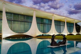 pf-acha-documentos-no-alvorada-e-pede-para-interrogar-bolsonaro