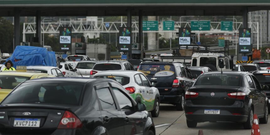andarilho-invade-ponte-rio-niteroi-e-causa-confusao-no-transito