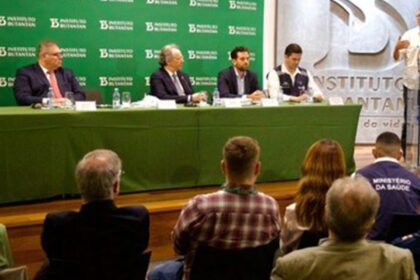 ministro-assina-contrato-para-compra-de-vacina-da-dengue-do-butantan