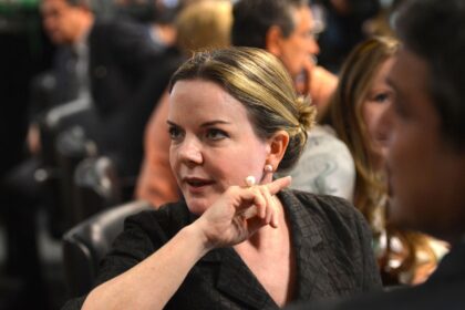 gleise-culpa-selic-pela-divida-publica-e-nao-as-despesas-do-governo